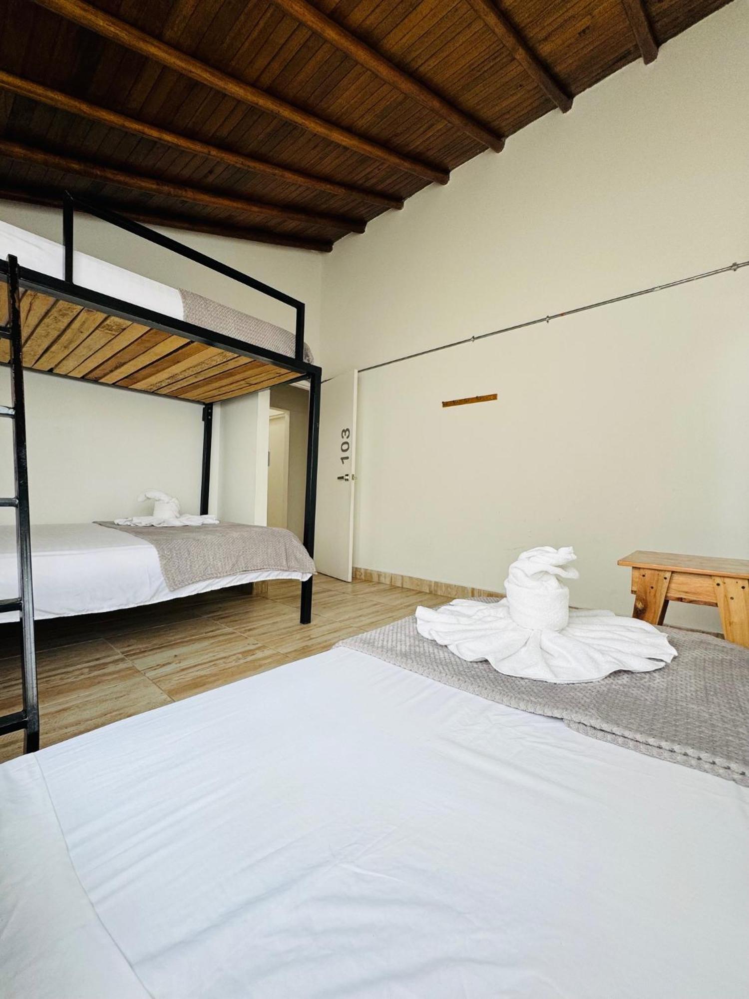 La Madriguera Hotel Guatape Exterior photo