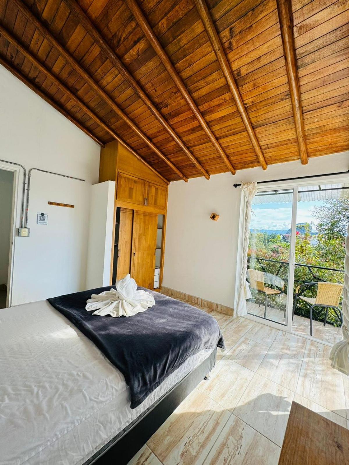 La Madriguera Hotel Guatape Exterior photo
