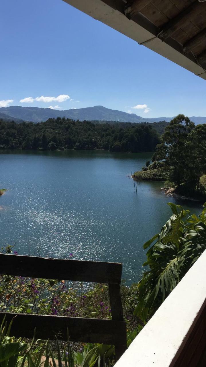 La Madriguera Hotel Guatape Exterior photo