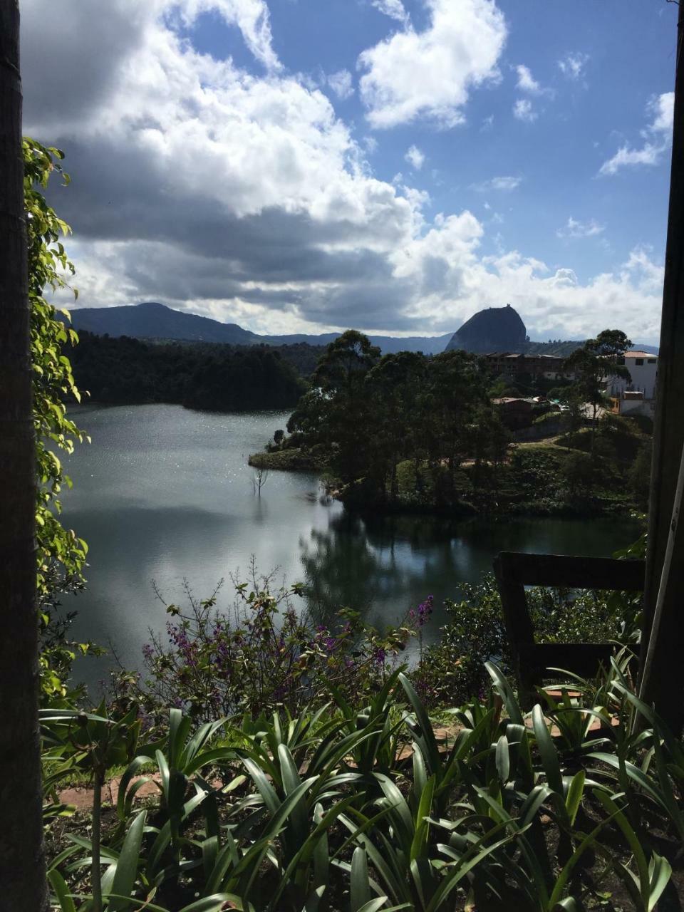La Madriguera Hotel Guatape Exterior photo